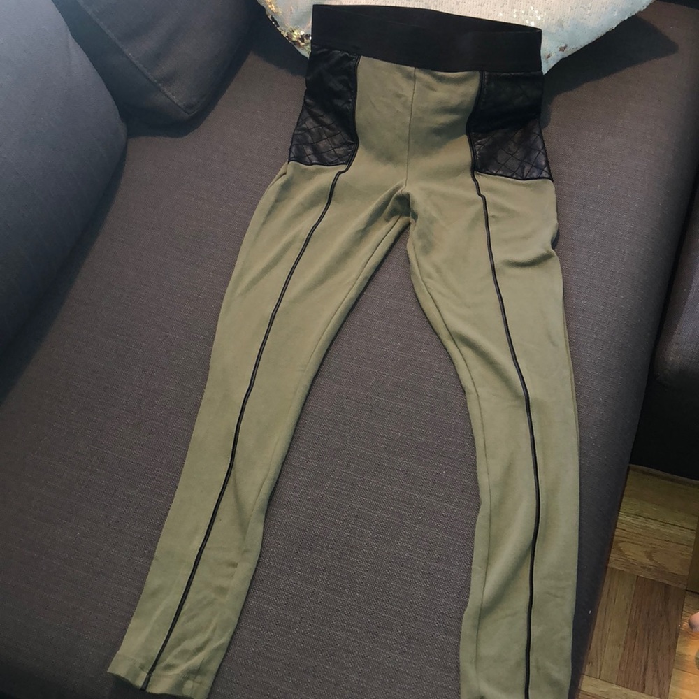 Leggings with side detail